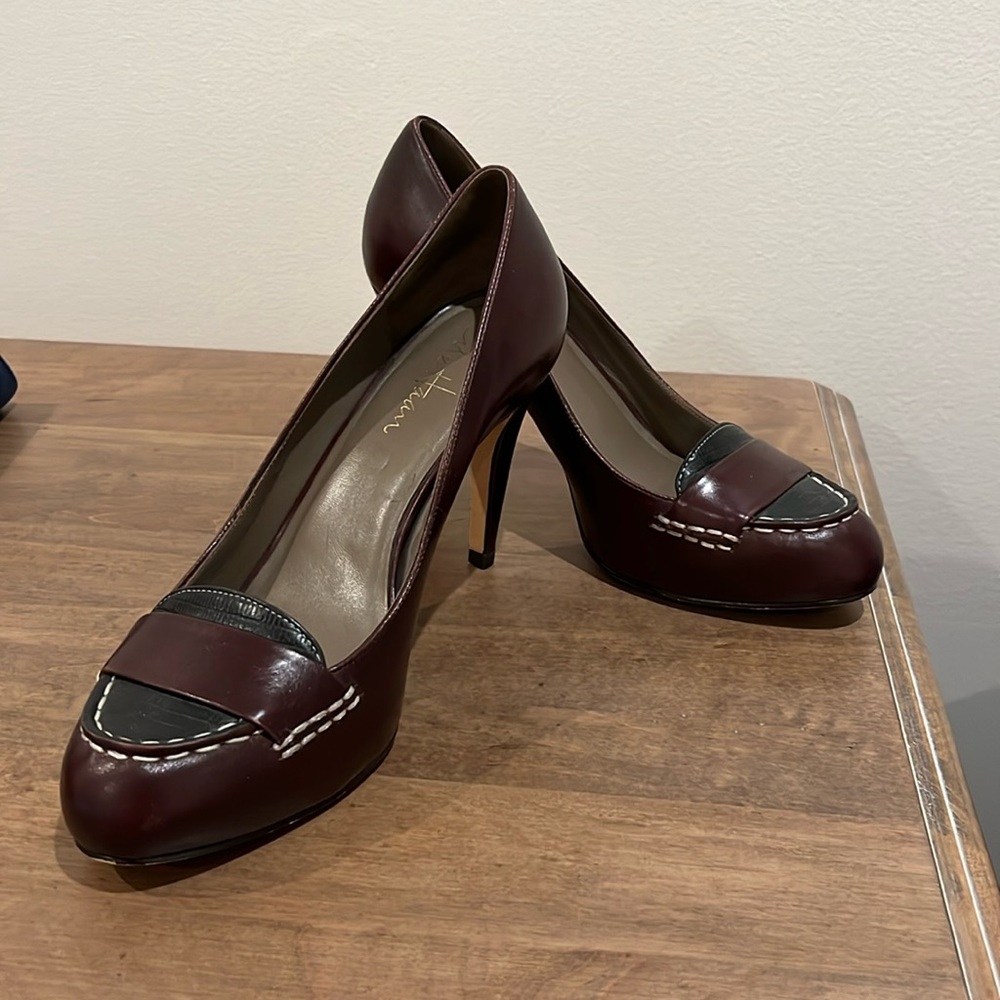 Cole Haan Woman’s Leather Pumps